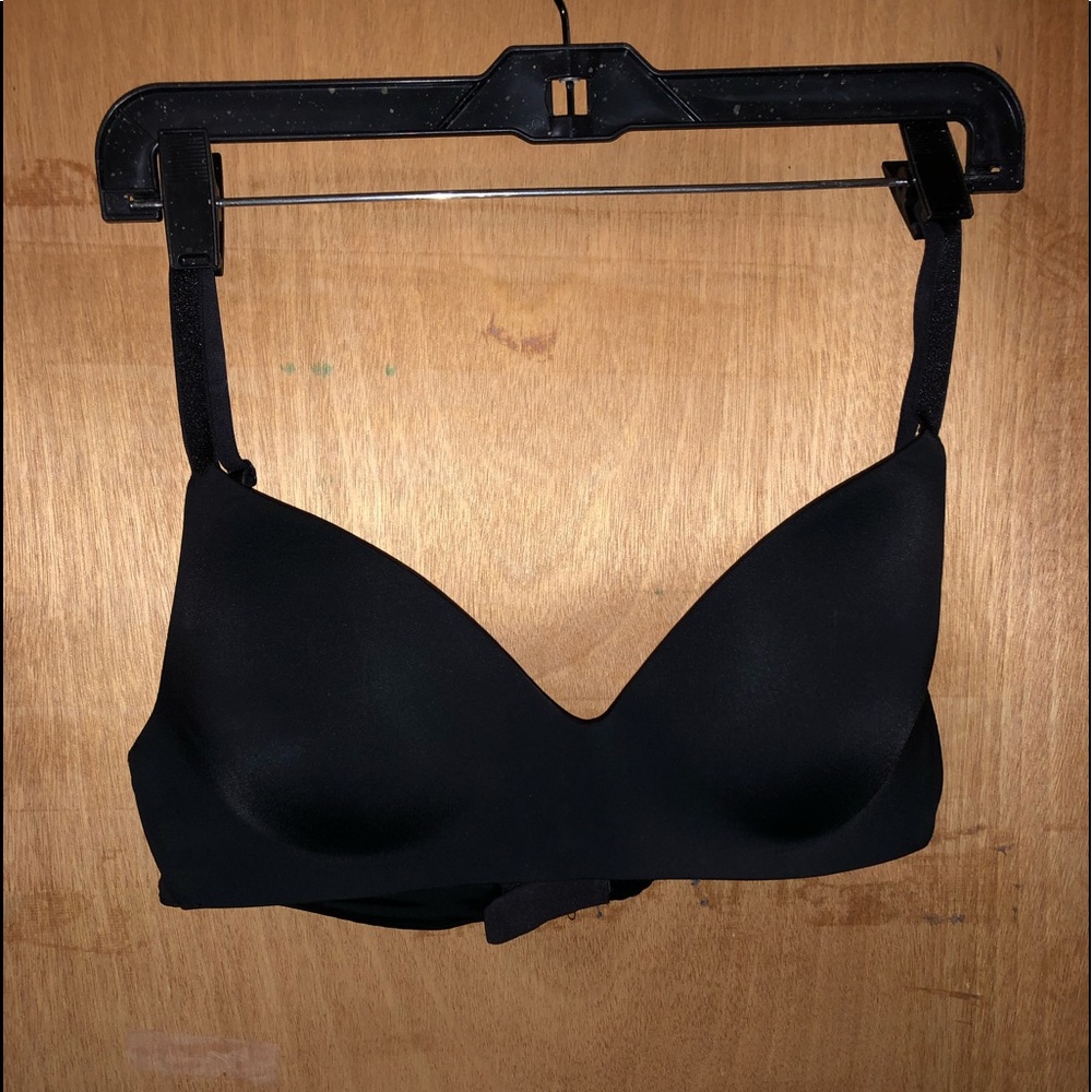 Set of 4 Victoria Secret wireless bras